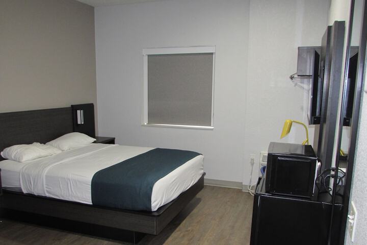 Room 15 of 36