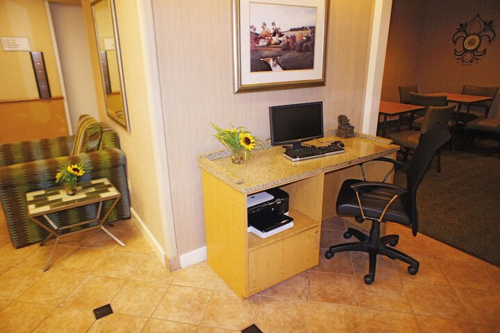 Business Center 36 of 36