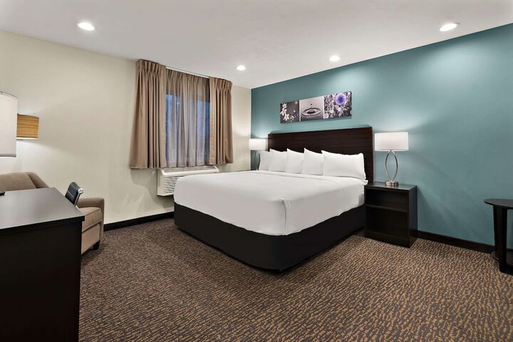 Room 36 of 77