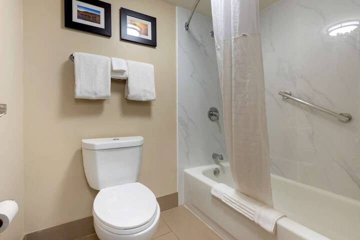 Room 8 of 36