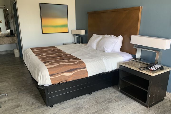 Room 41 of 44