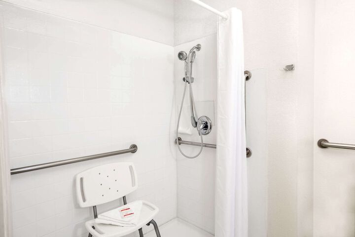 Room 25 of 27