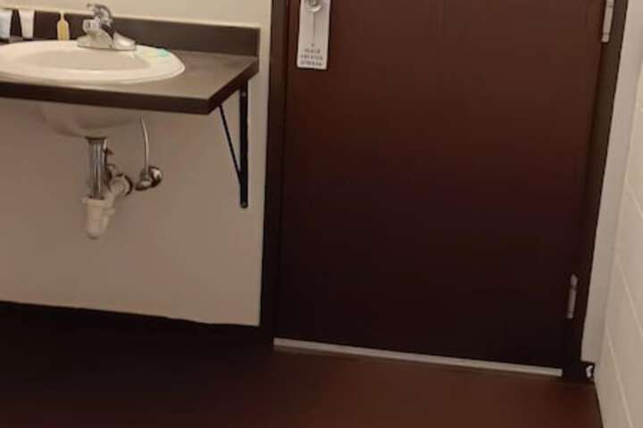 Room 30 of 46