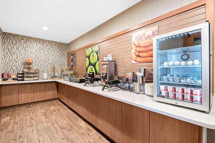 La Quinta Inn & Suites by Wyndham Logan