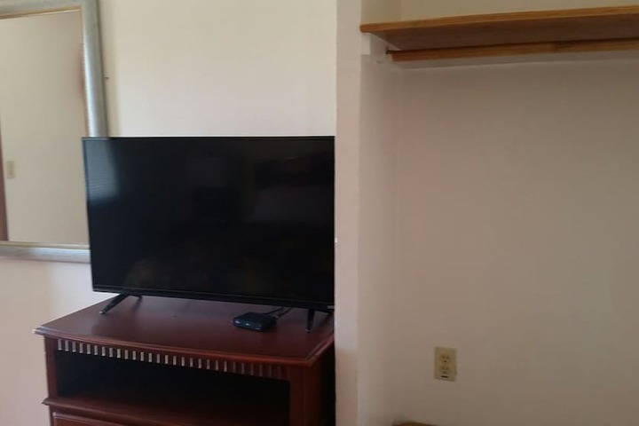 Room 12 of 19