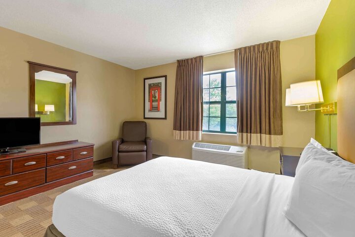 Room 26 of 28
