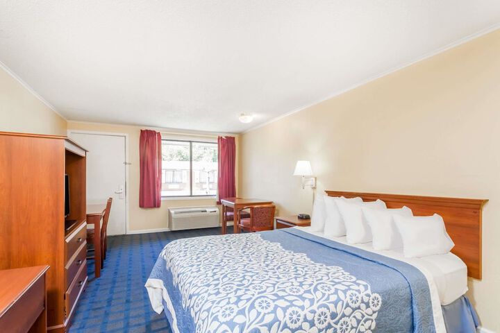 Room 13 of 14