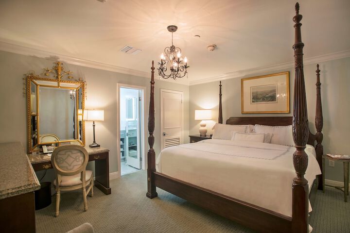 Room 21 of 38