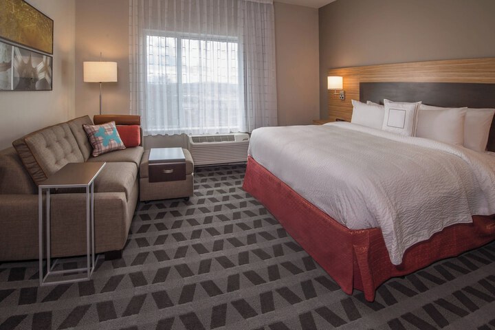 Room 21 of 38