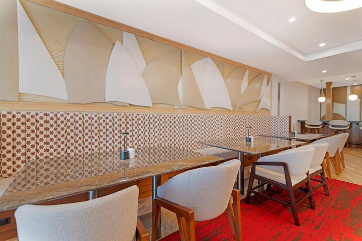 Cambria Hotel & Suites Plymouth