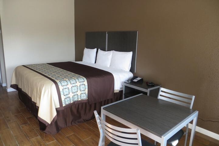 Room 16 of 30