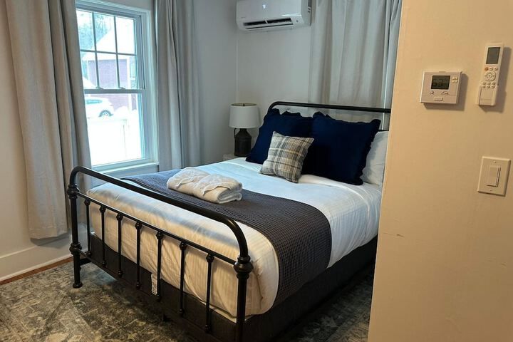 The Aurora Inn & Cottages