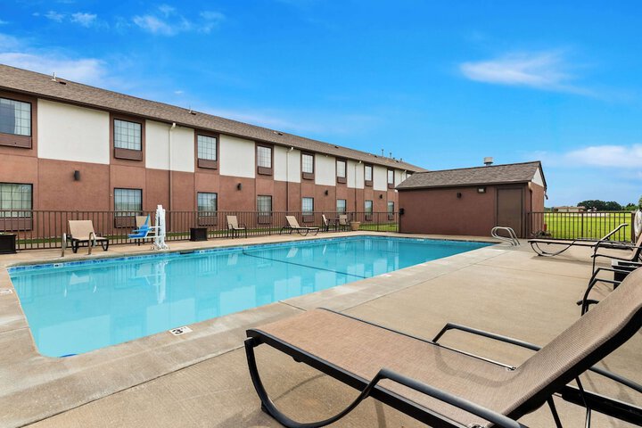 Pool 2 of 30