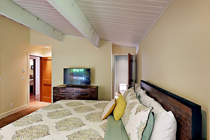 Room 13 of 28
