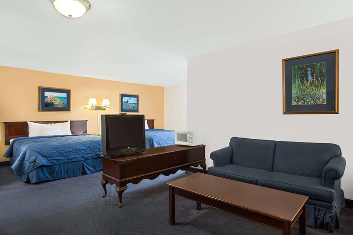 Room 9 of 23