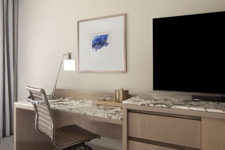 Room 42 of 96
