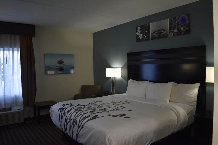 Room 93 of 142