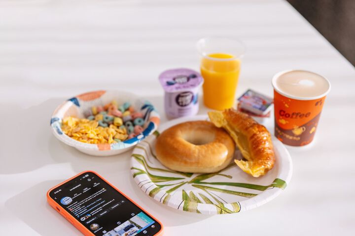 Breakfast/Coffee Service 71 of 90