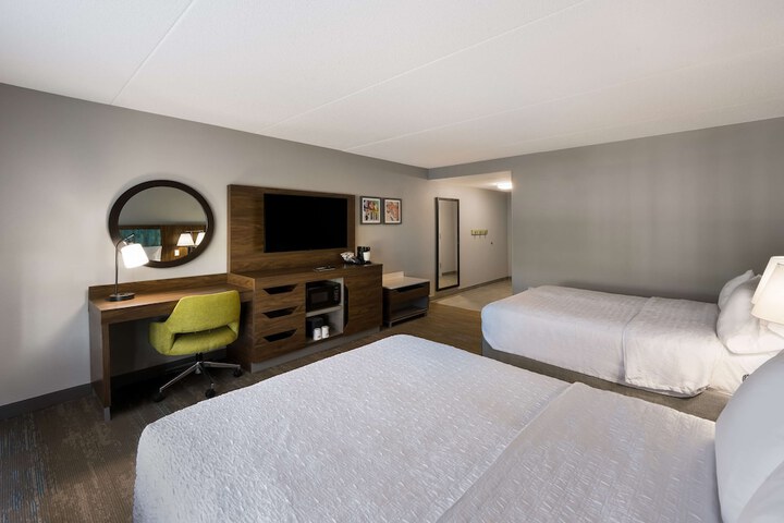 Hampton Inn & Suites Fredericksburg-at Celebrate Virginia