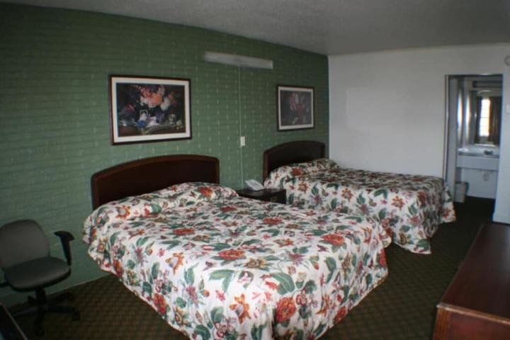 Room 9 of 20