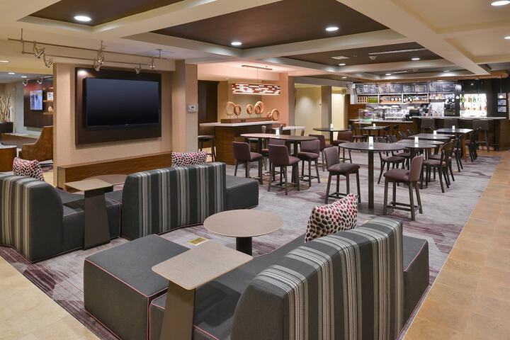 Courtyard by Marriott Charlotte / Matthews