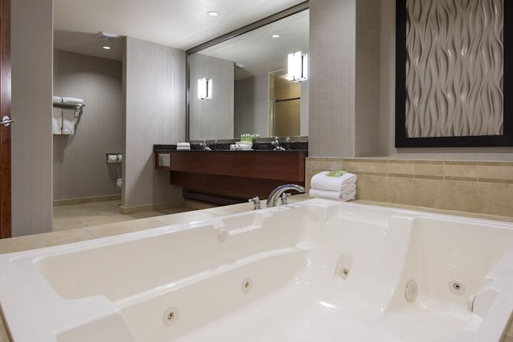 Holiday Inn Express & Suites Sherwood Park-Edmonton Area by IHG