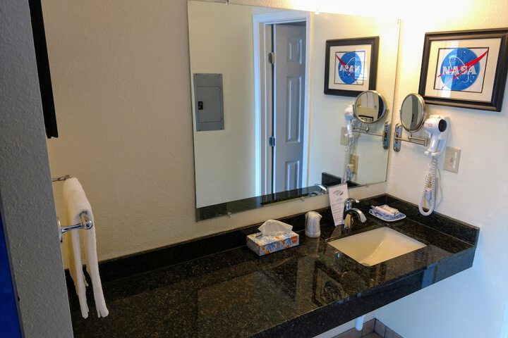 Room 43 of 49