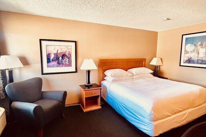 Room 6 of 26