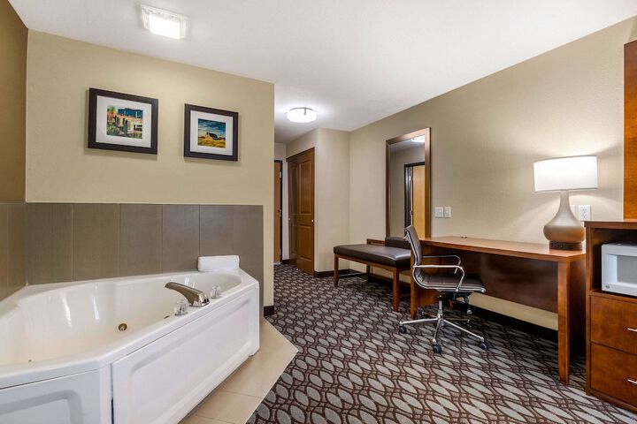 Room 21 of 32
