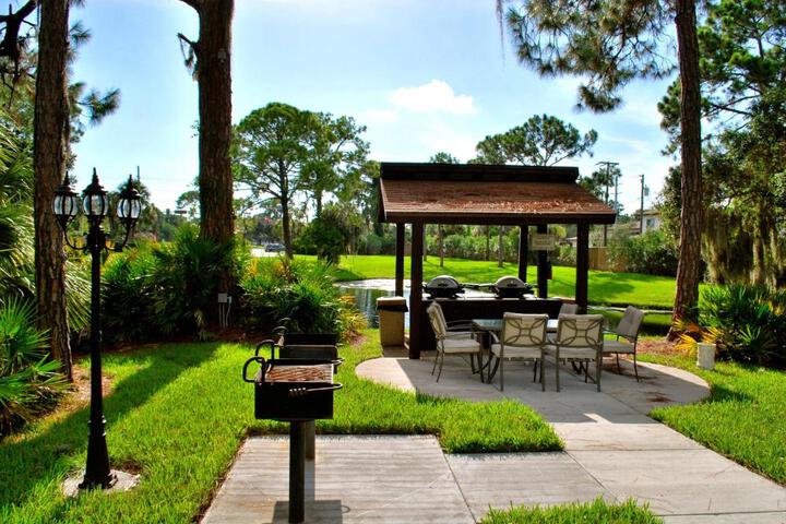 LUX VILLAs on beautiful Palmer Ranch