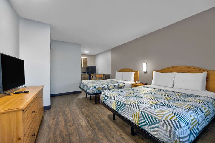 Room 15 of 28