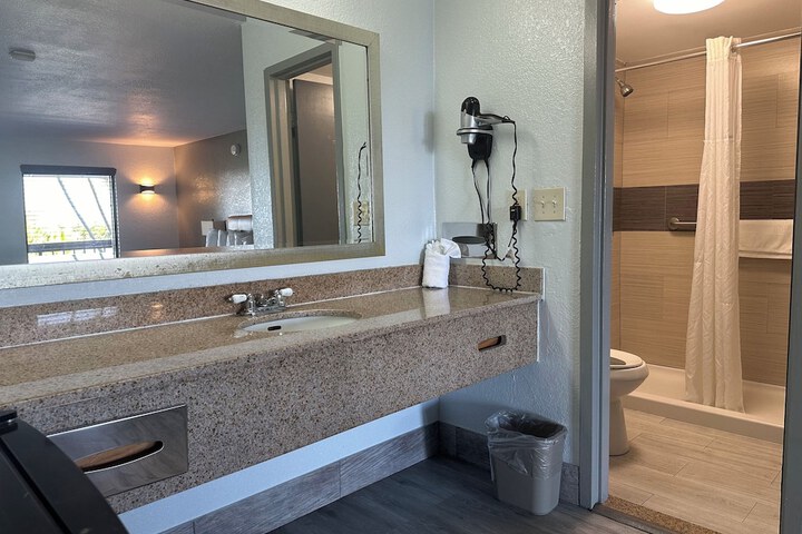 Riverview Inn