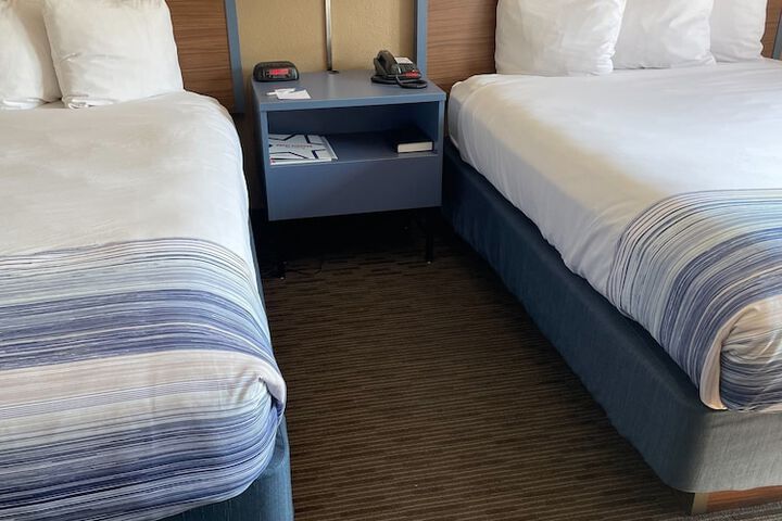 Room 14 of 32