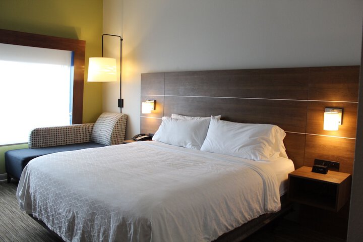 Room 48 of 59