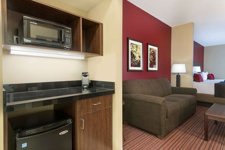 Room 25 of 48