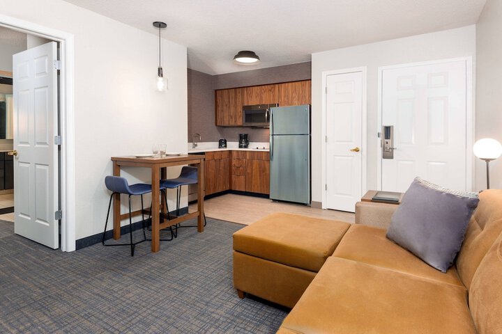 Room 32 of 52