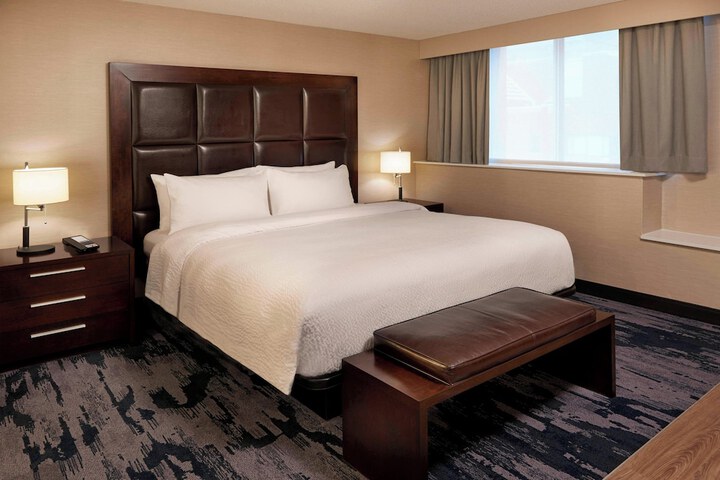 Room 21 of 27