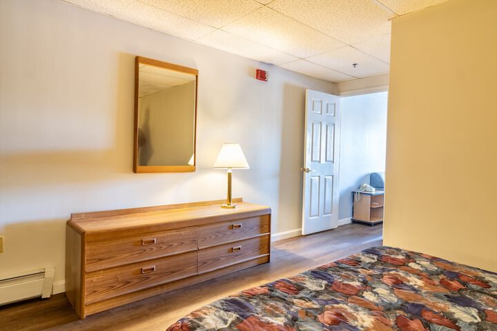 Room 10 of 14