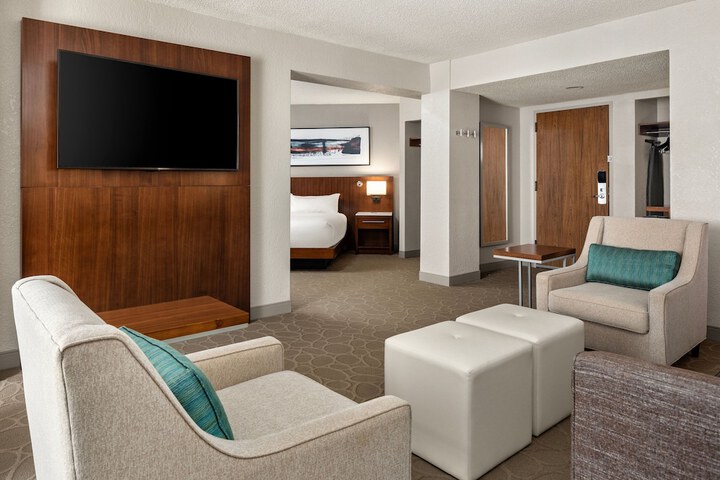 Delta Hotels by Marriott Minneapolis Northeast