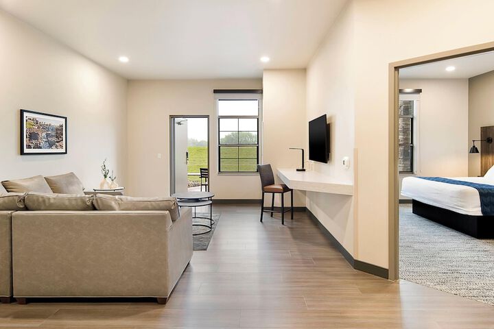 Clubhouse Hotel Suites Sioux Falls