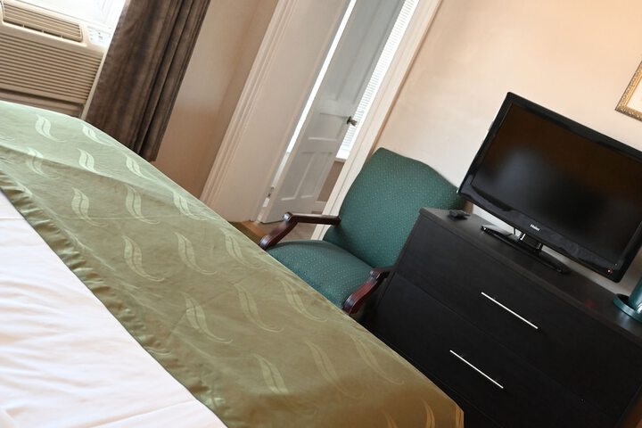 Room 35 of 112