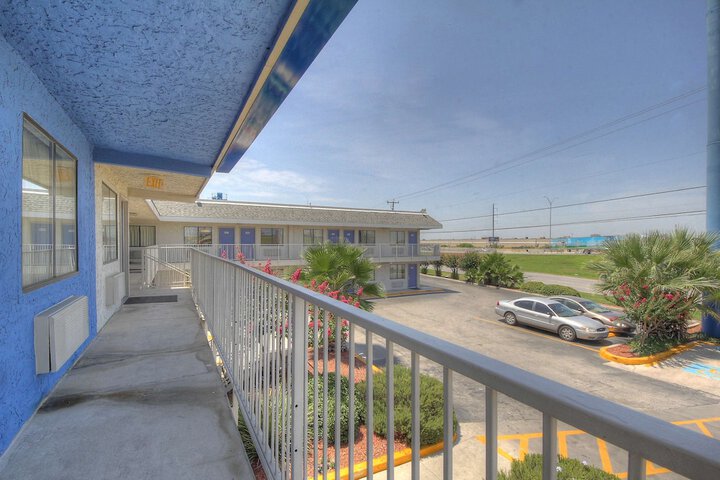 Hotel 5 of 37