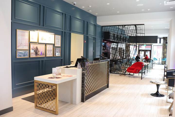 Hotel Interior 10 of 47