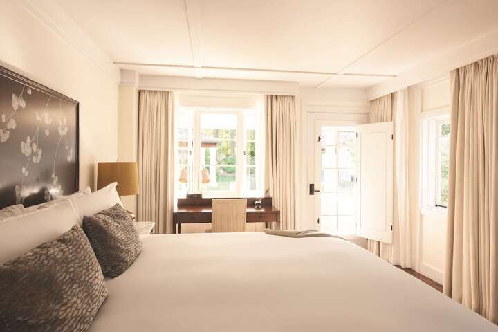 Room 35 of 174