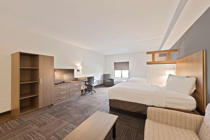 Room 44 of 76