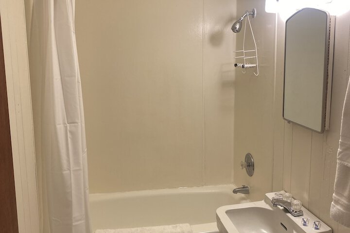 Room 17 of 36