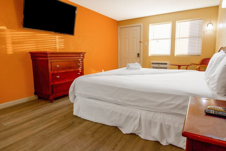 Room 16 of 46