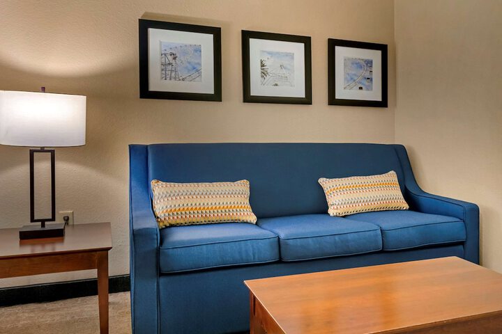 Room 25 of 47