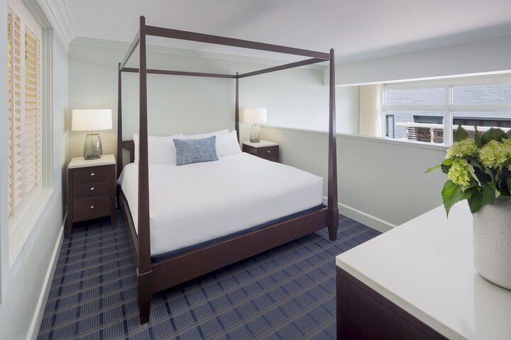 Room 40 of 98