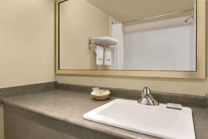 Room 17 of 25